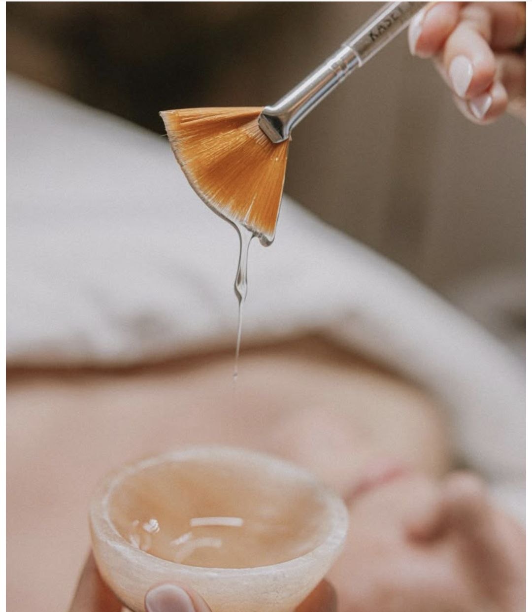 Кисть и сыворотка в спа-салоне SPA Days в Уфе