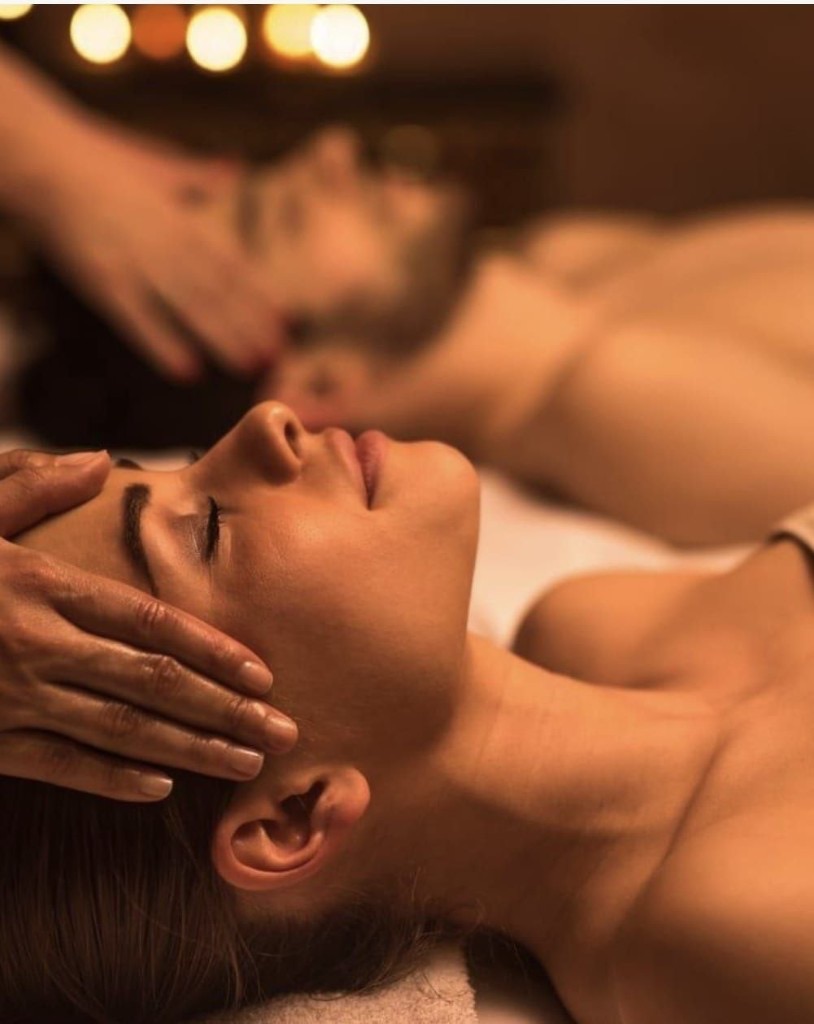 Парный массаж в спа-салоне SPA Days: два гостя рядом